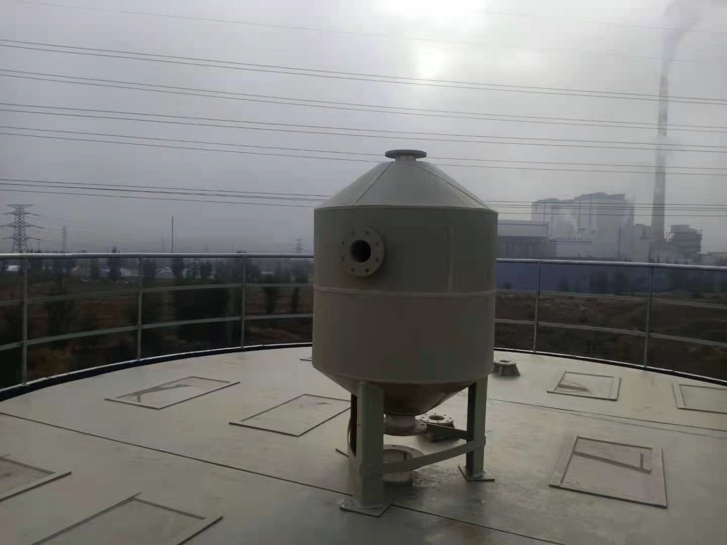 三相分离器